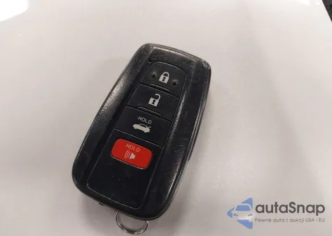 2020 Toyota Camry Xle Hybrid z USA, uszkodzony, nr VIN 4T1F31AK4LU011650